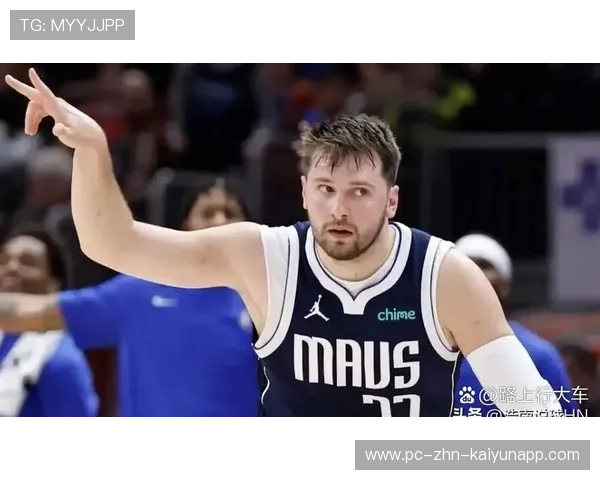 东契奇中路突破轻松得手，独行侠稳住进攻